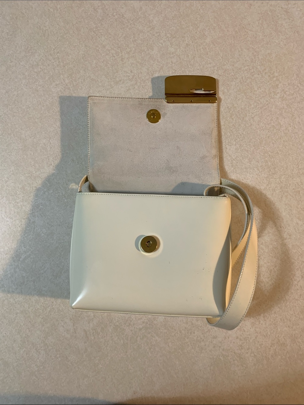 Gucci Cream Patent Leather  Shoulder Bag with Gold Hardware - Picture 8 of 9